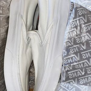 White classic slip-on